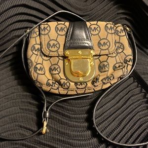Michael Kors Signature Tan/Black Canvas Small Shoulder Handbag. Great condition.